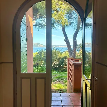 Les Grillons Presqu'ile De Giens Vue 耶尔
